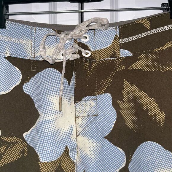 Tommy Bahama Men's Board Shorts Swim Trunks Size 32 Brown Blue Floral - Picture 2 of 7